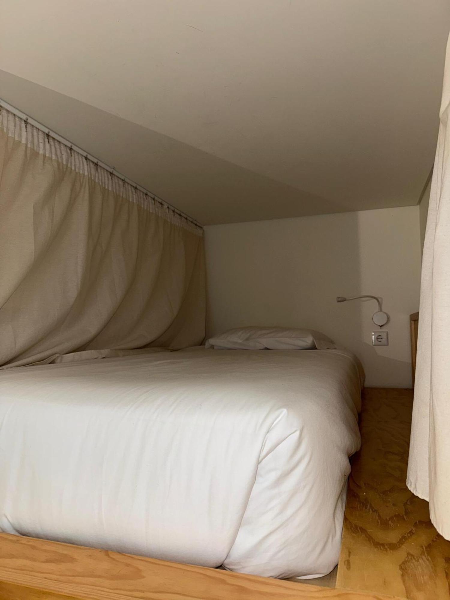 Surf & Sea Suites Parede Ngoại thất bức ảnh
