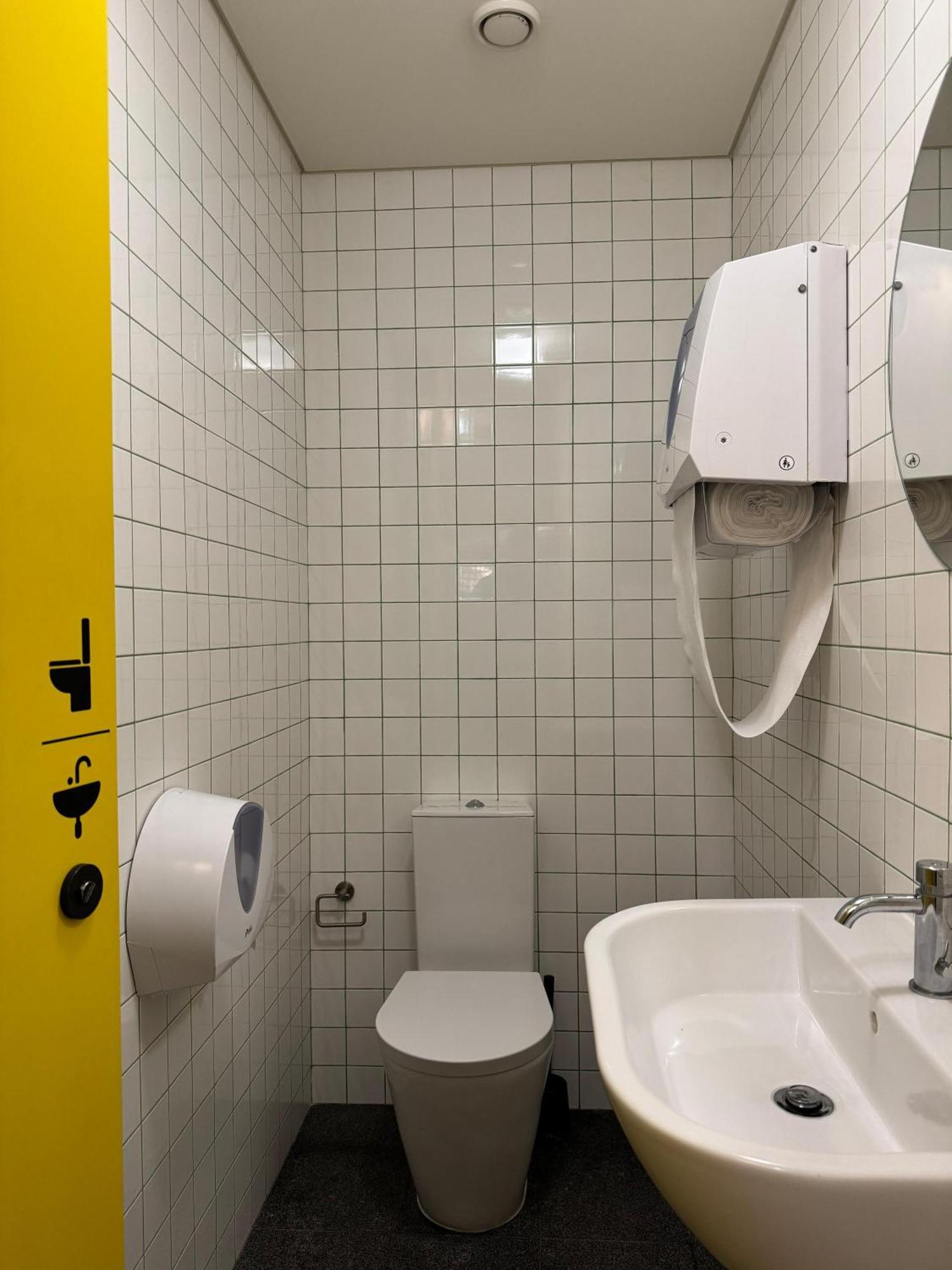 Surf & Sea Suites Parede Ngoại thất bức ảnh