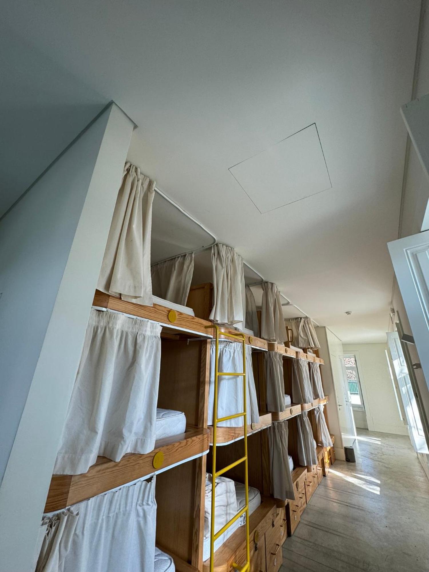 Surf & Sea Suites Parede Ngoại thất bức ảnh